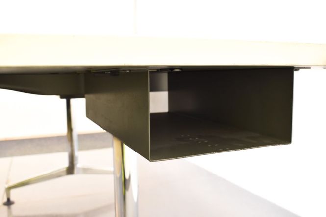 Hovedbilde Møte Bord med 2 cable luker