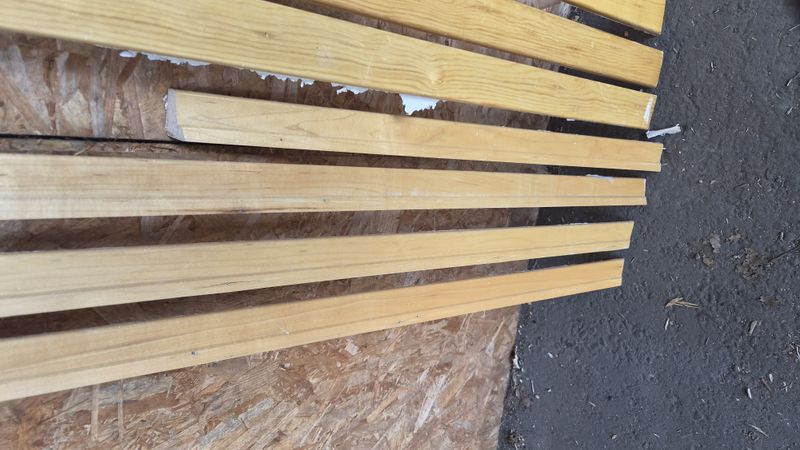 Pakke - Fotlist 12x45 mm bjørk – ca. 8 løpemeter | Heltre listverk